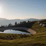 Stargazing Glamping Domes Golte *