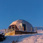 Stargazing Glamping Domes Golte