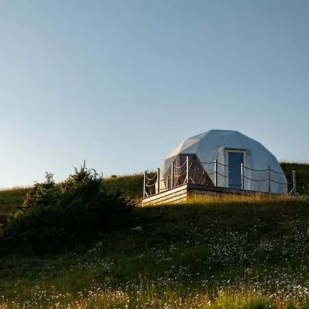 Stargazing Glamping Domes Golte אוהל מפואר