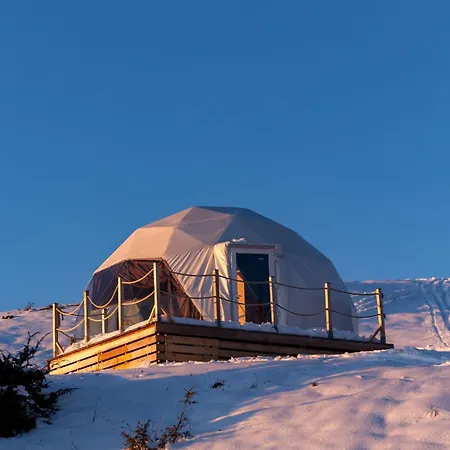 Stargazing Glamping Domes Golte
