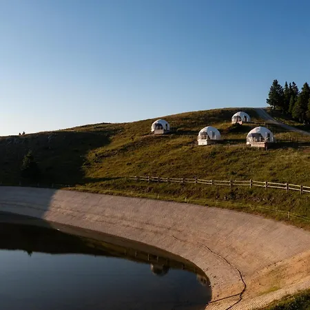 אוהל מפואר Stargazing Glamping Domes Golte