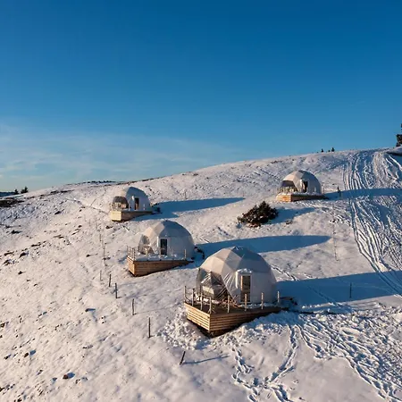Stargazing Glamping Domes Golte *