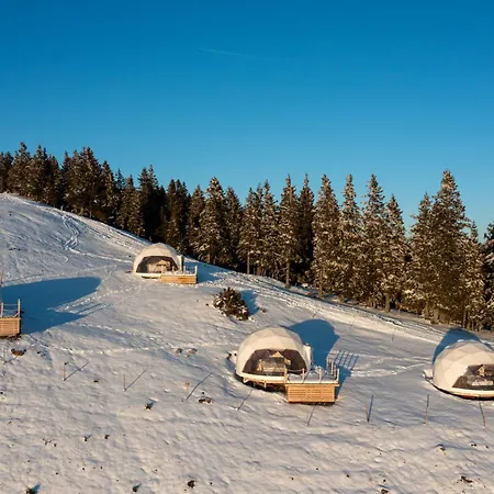 Campo de lujo Stargazing Glamping Domes Golte *